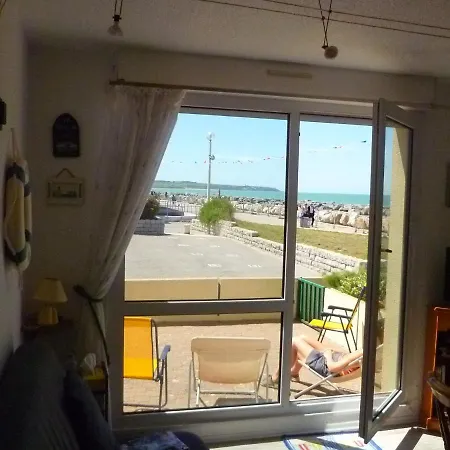 Appartement Sunlit Near The Beach In