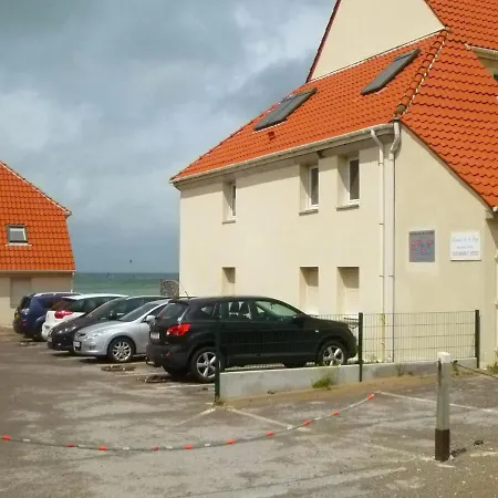 Appartement Sunlit Near The Beach In *